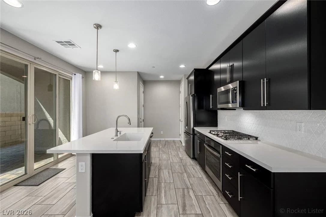 12 Kimberlite Drive photo 5