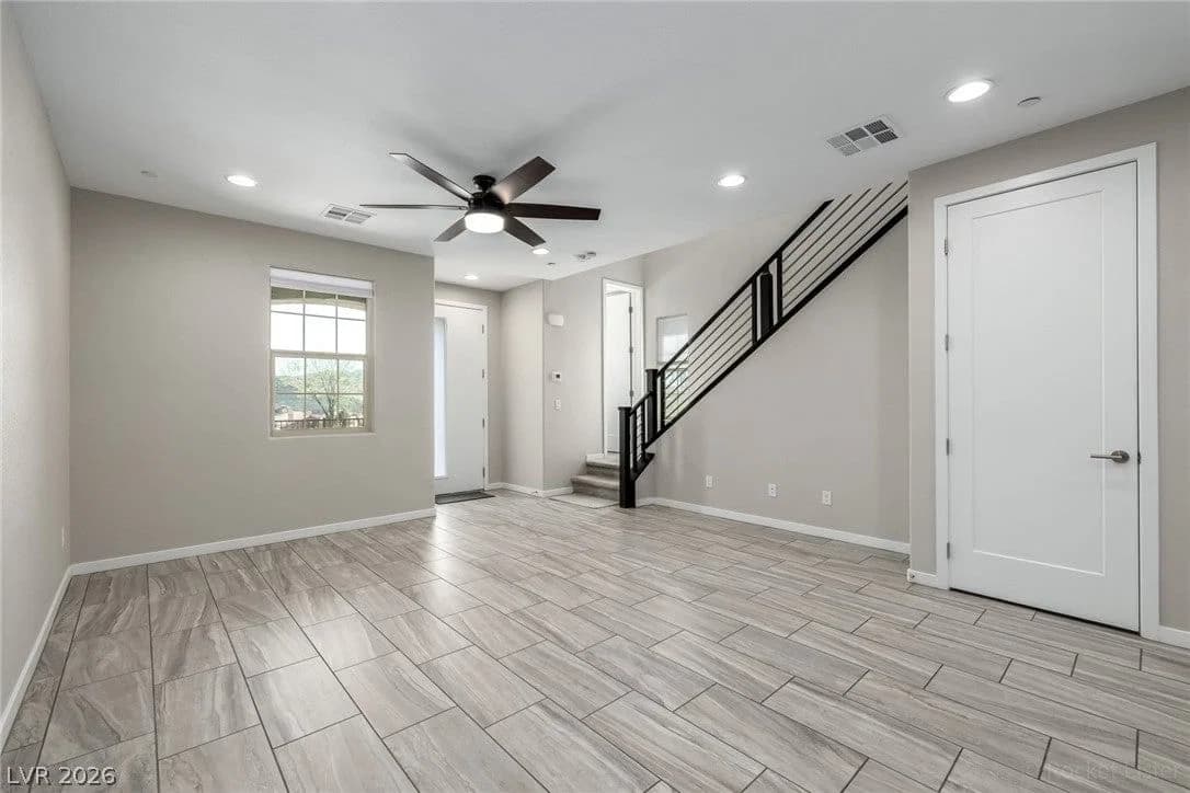 12 Kimberlite Drive photo 4