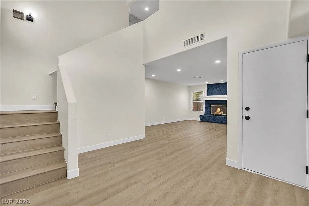 1220 Triumph Court photo 3