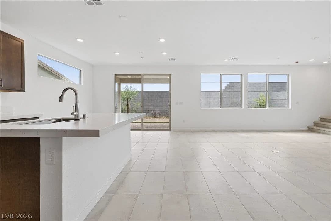 10457 Mountain Aster Avenue photo 3