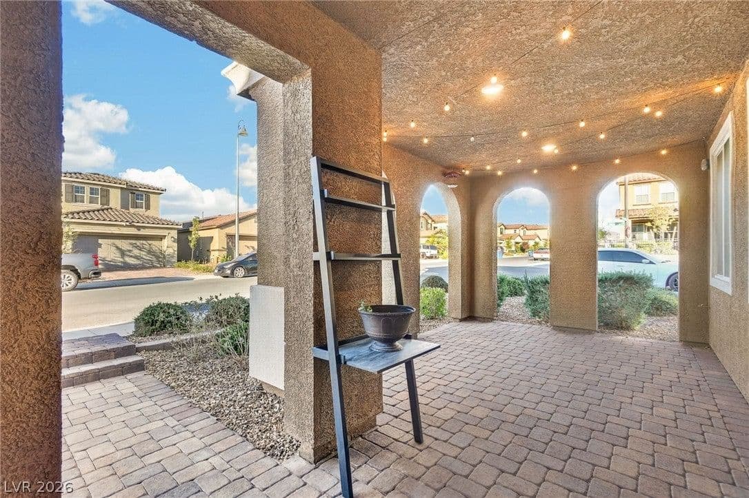 2435 Bellinzona Place photo 4
