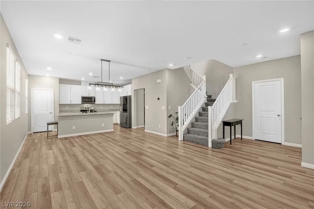 2435 Bellinzona Place