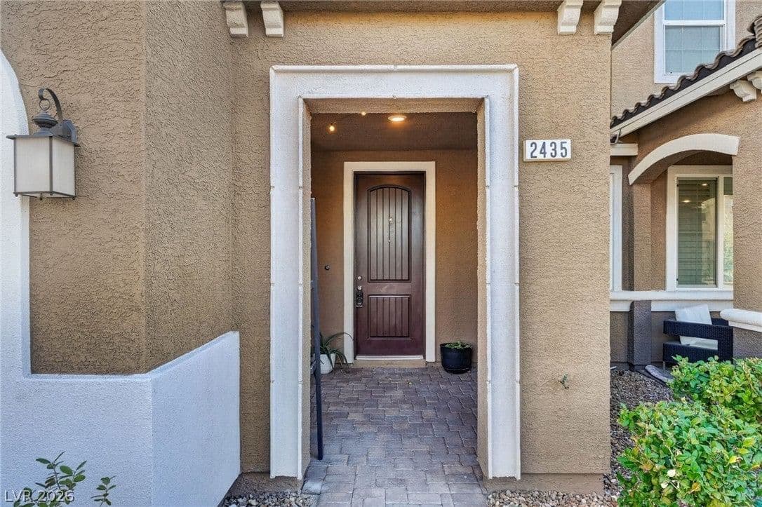 2435 Bellinzona Place photo 3