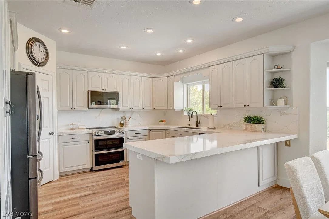 4362 Thistle Street photo 3