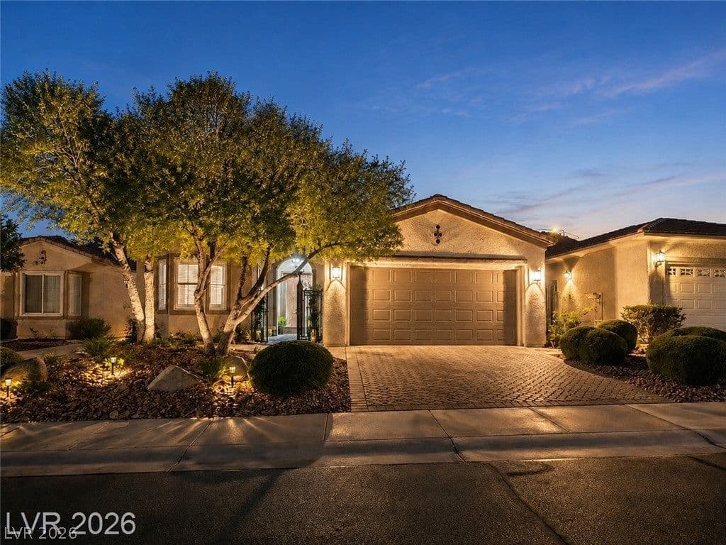 4439 Bella Cascada Street photo 2