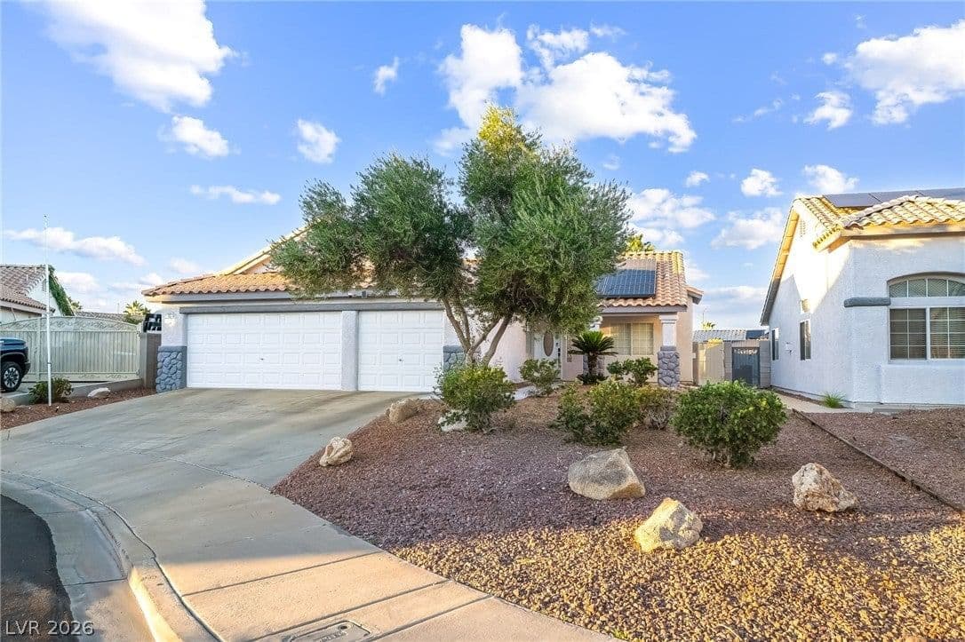 1036 Chaplet Court photo 4
