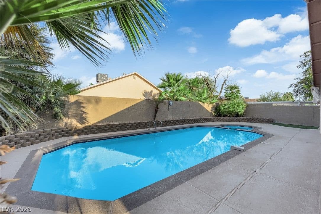 2353 Moorpark Way