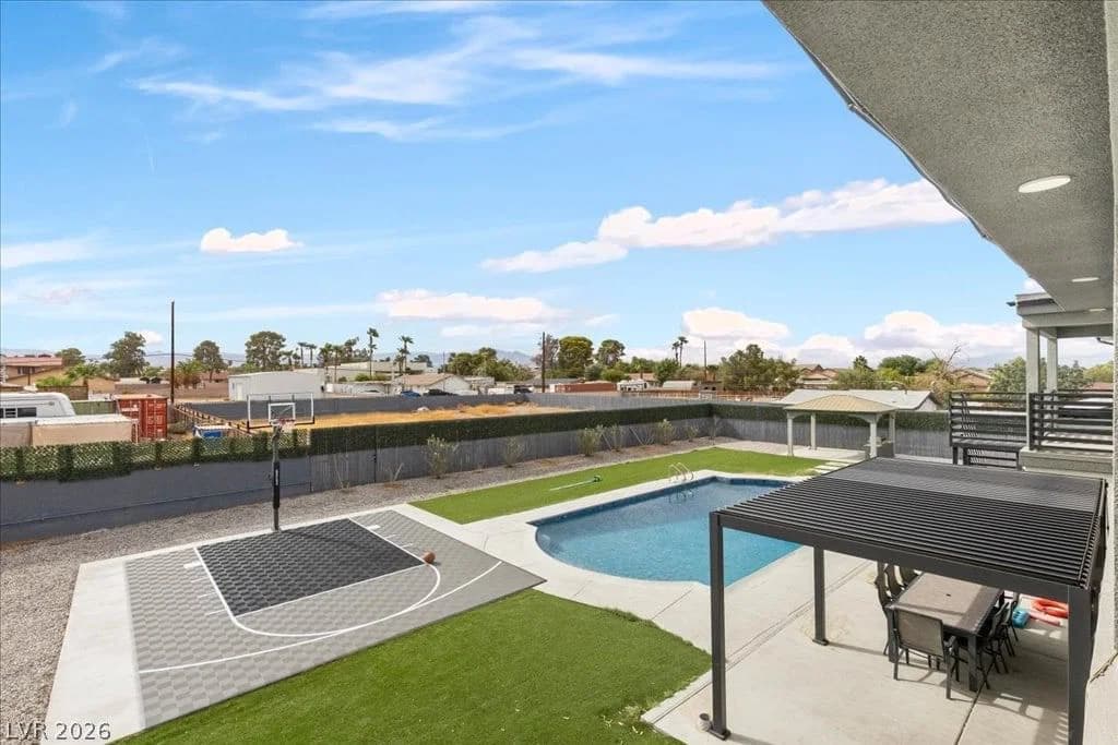 7061 Valley View Boulevard photo 3