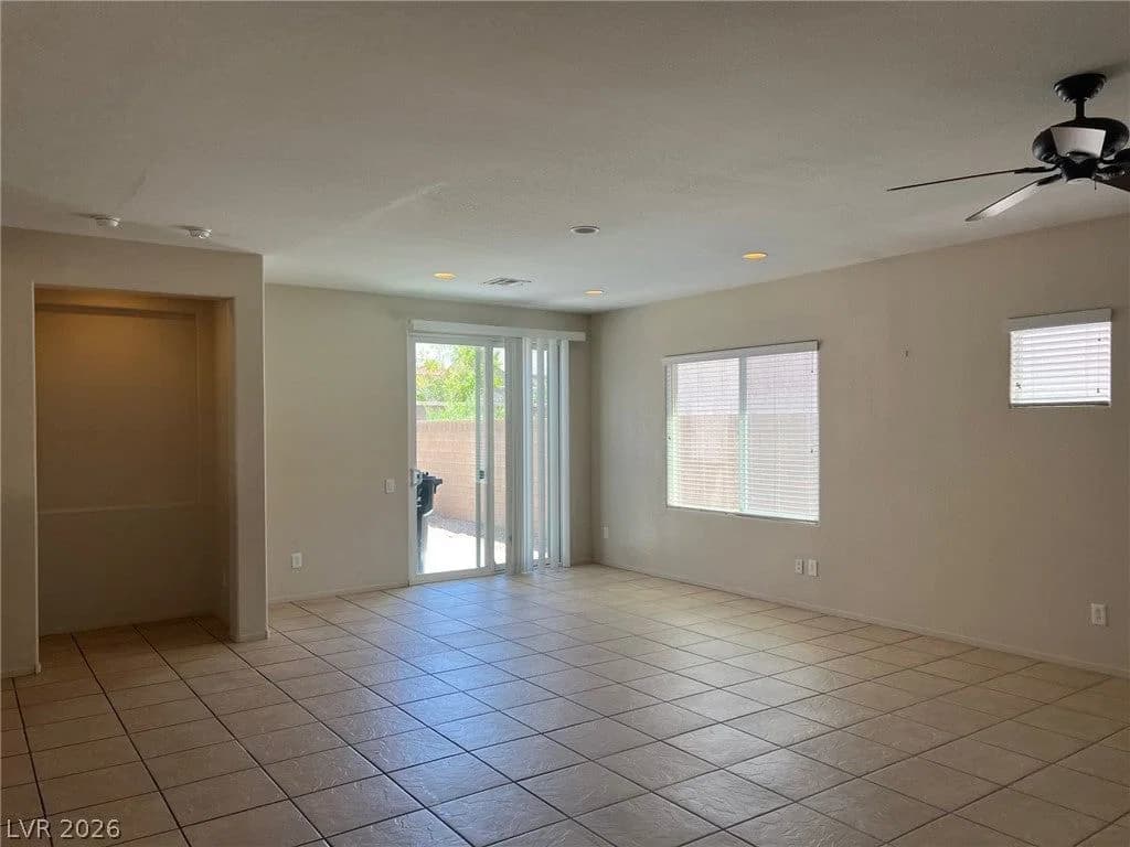 2990 Tara Murphy Drive photo 3