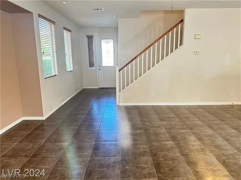 545 NEWBERRY SPRINGS Drive photo 2