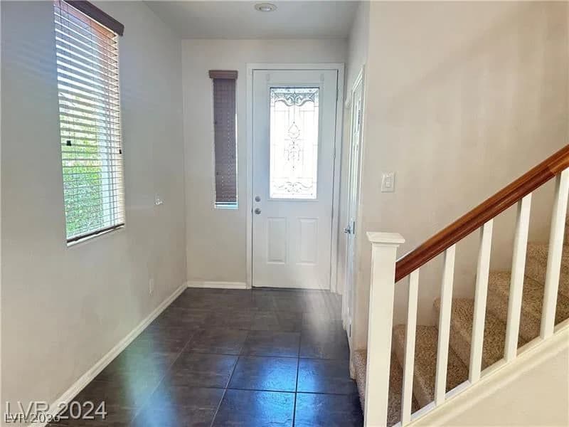 545 NEWBERRY SPRINGS Drive photo 4