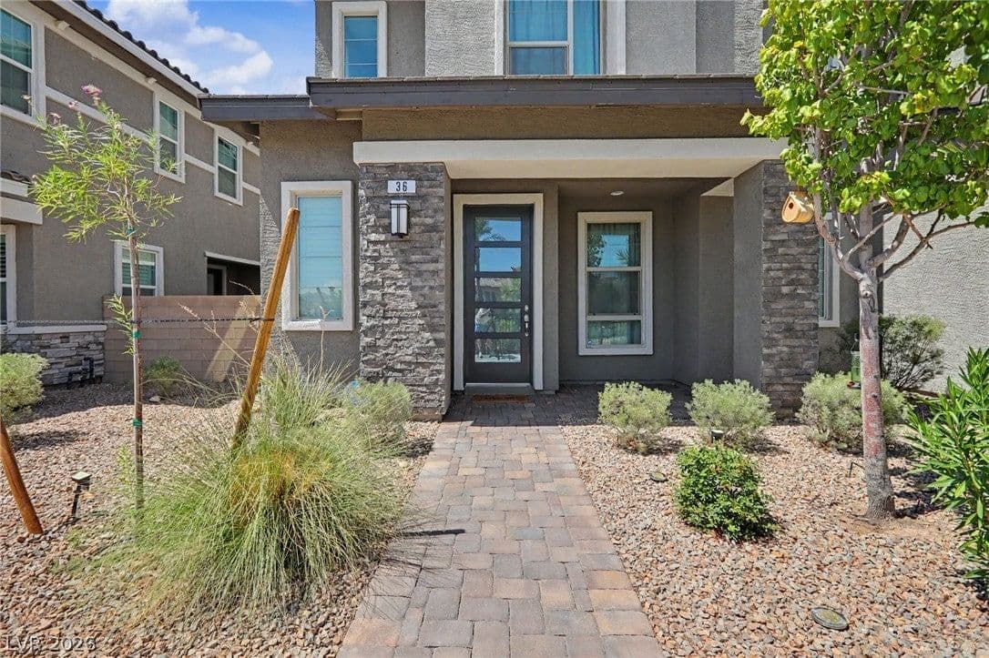 36 Kimberlite Drive photo 4