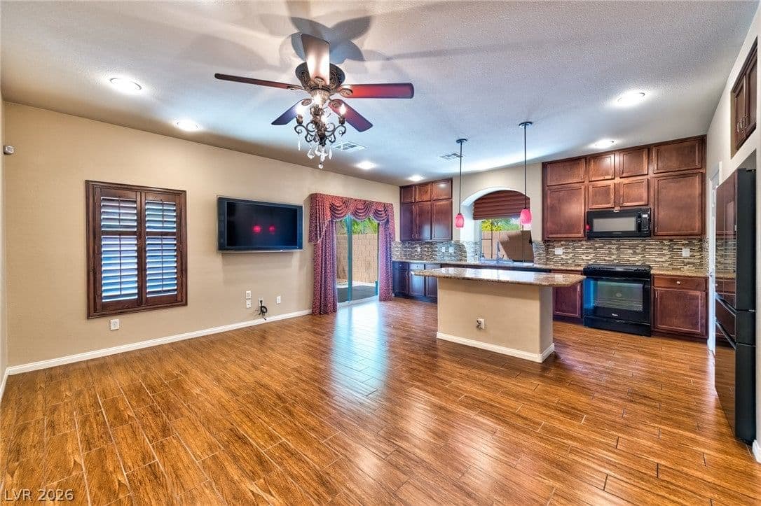 9771 Panther Hollow Street photo 3