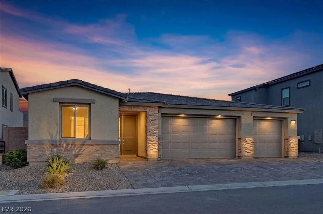 10075 Gila River Street photo 2