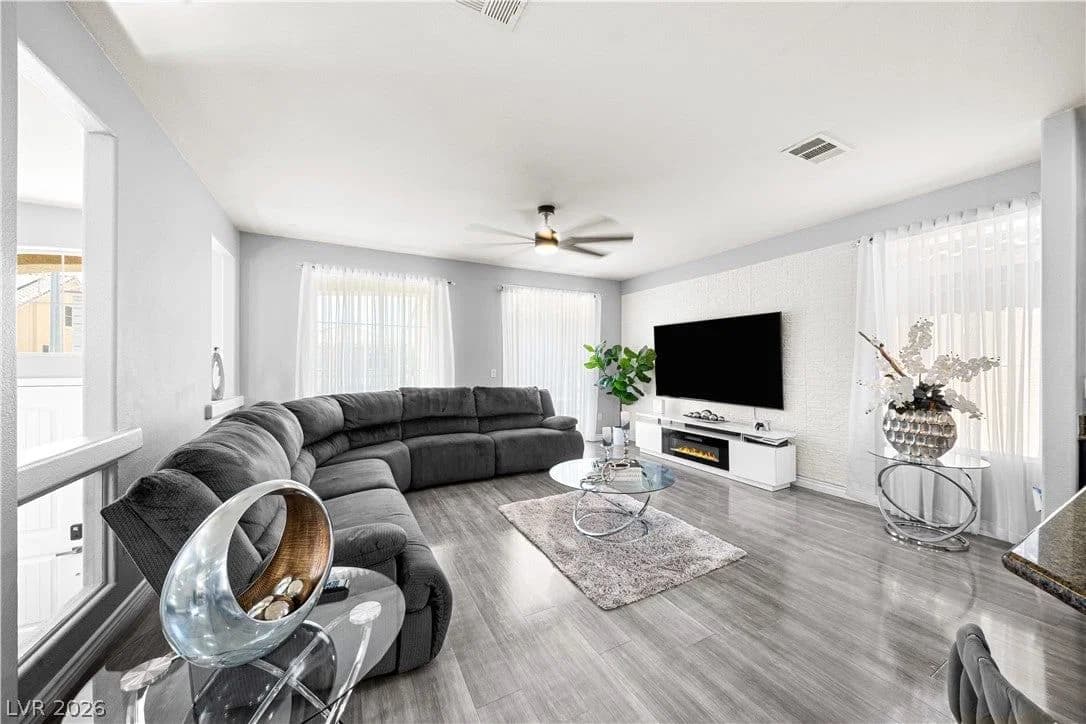 9420 Logan Ridge Court photo 4