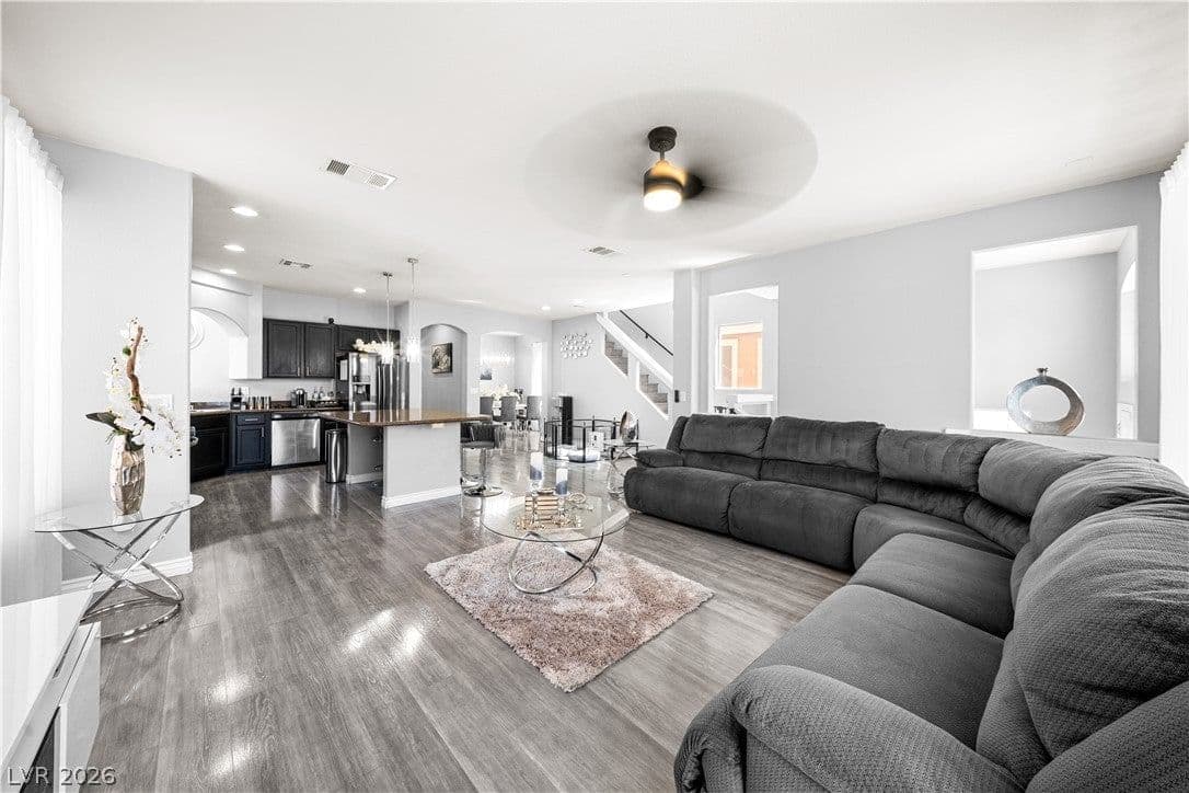 9420 Logan Ridge Court photo 5