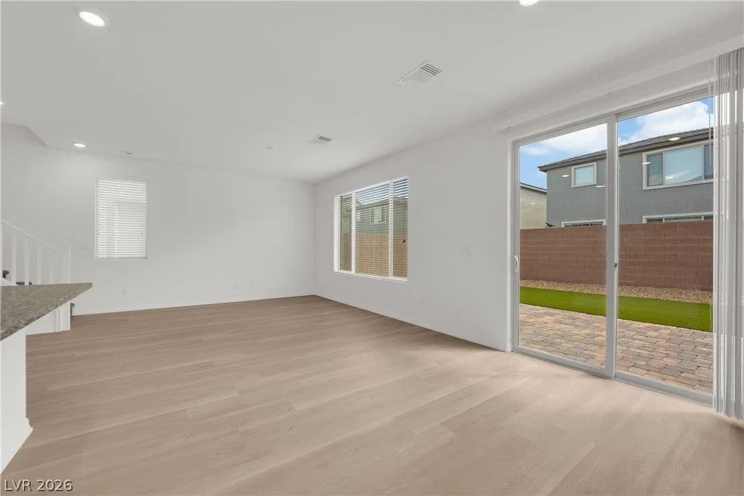 5803 Haleh Avenue photo 5