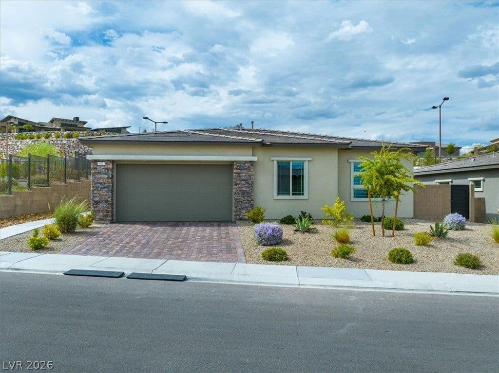 921 Woodburn Lane photo 5