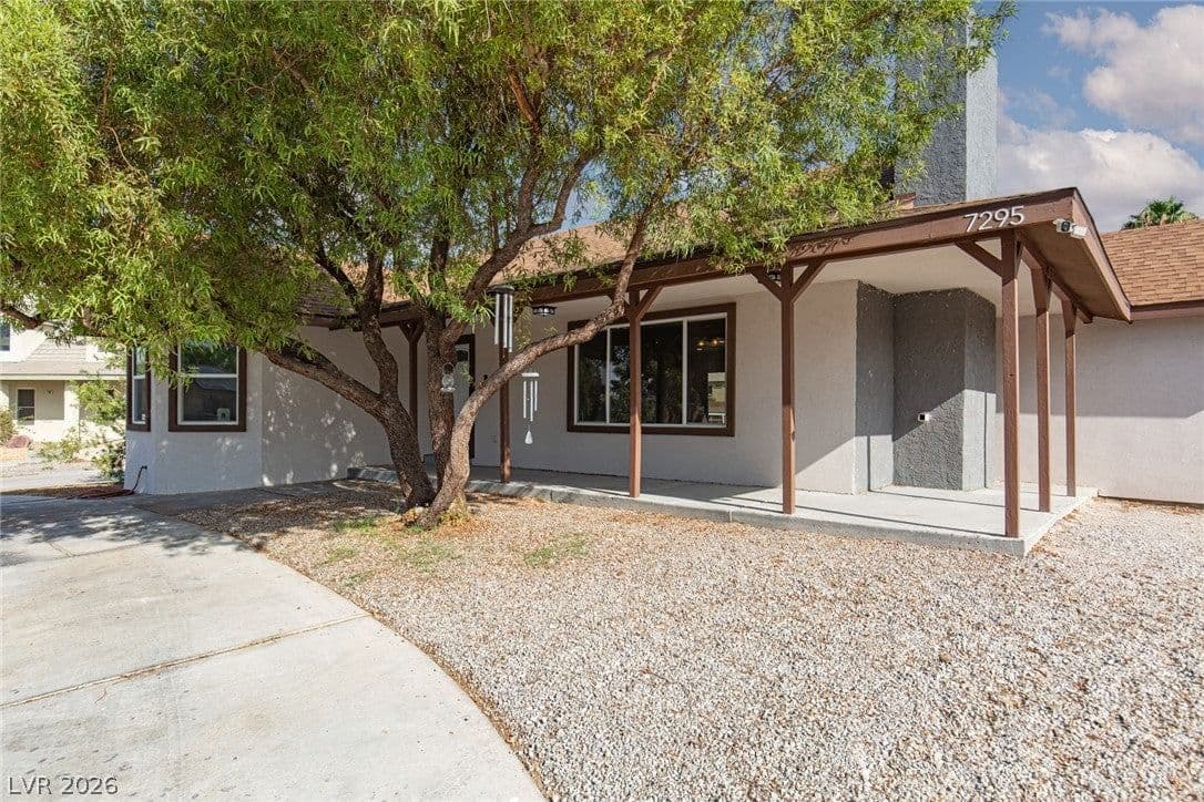 7295 Torrey Pines Drive photo 4