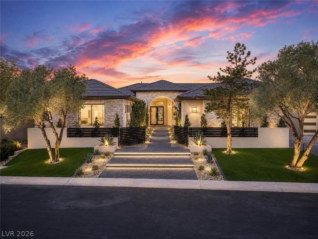 3 Pine Hollow Drive photo 4