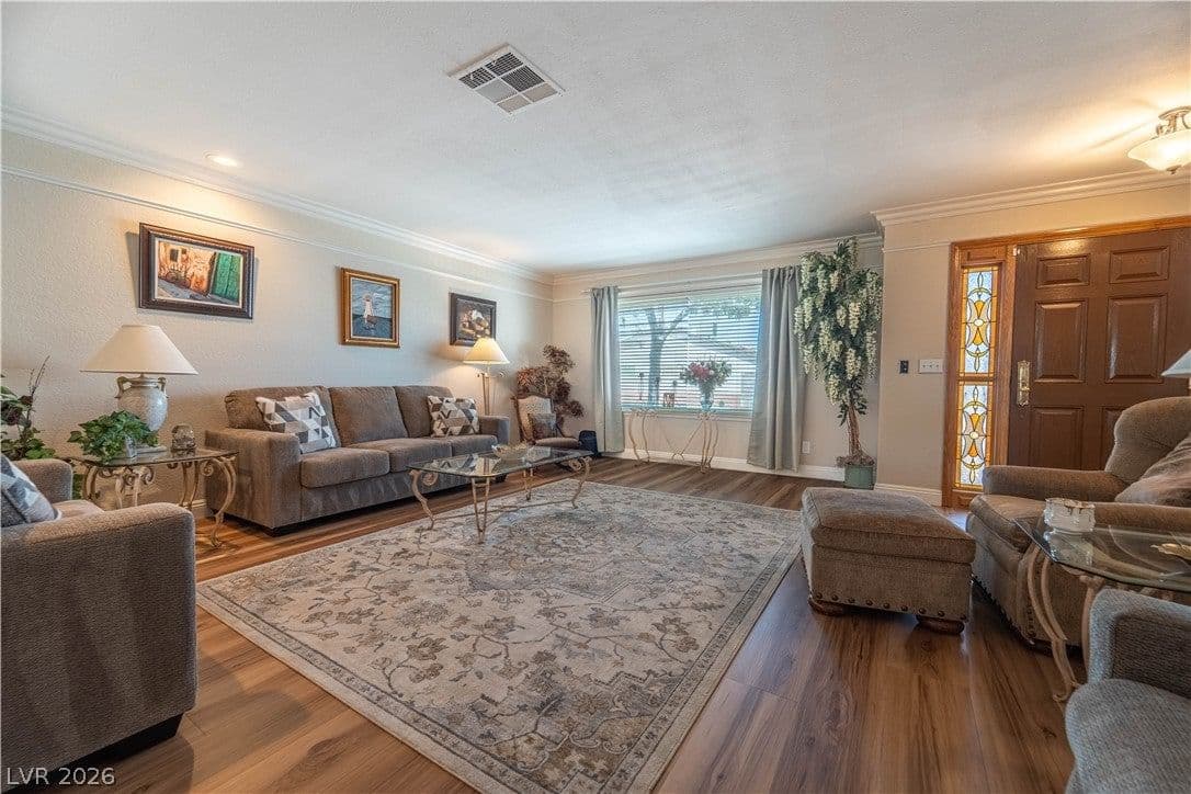 4656 Skyland Drive photo 3