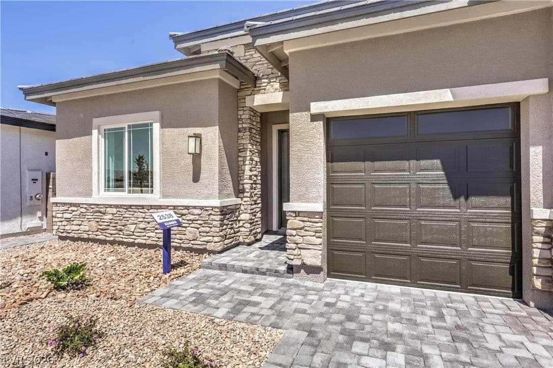 1304 Ryan River Place photo 2