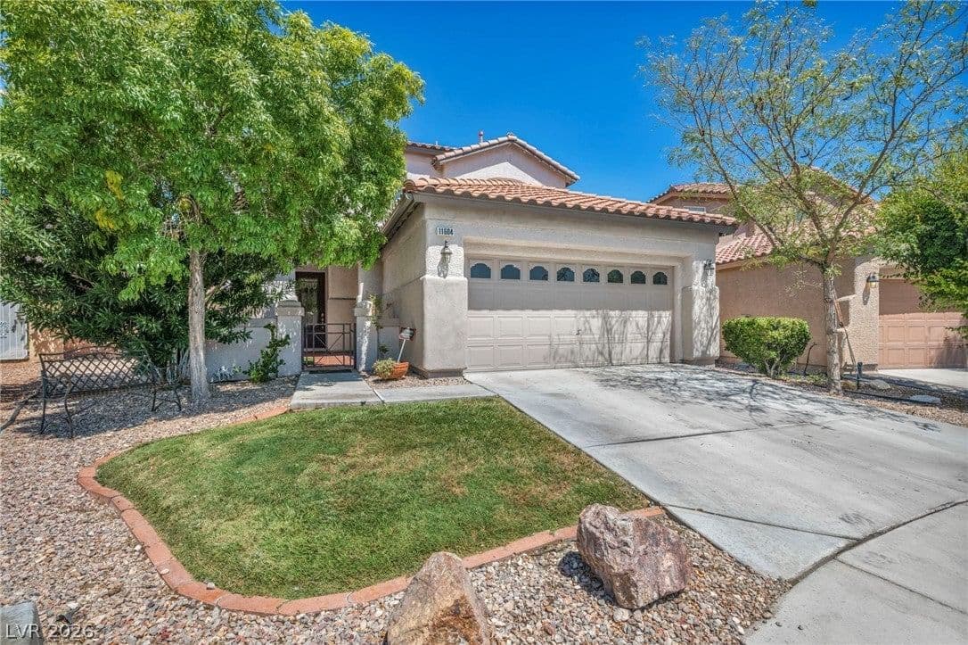 11604 Villa Malaparte Avenue photo 2