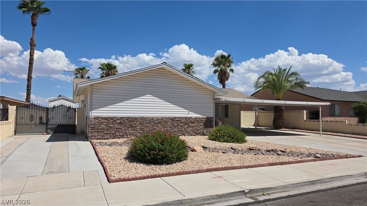 113 Celia Place photo 2