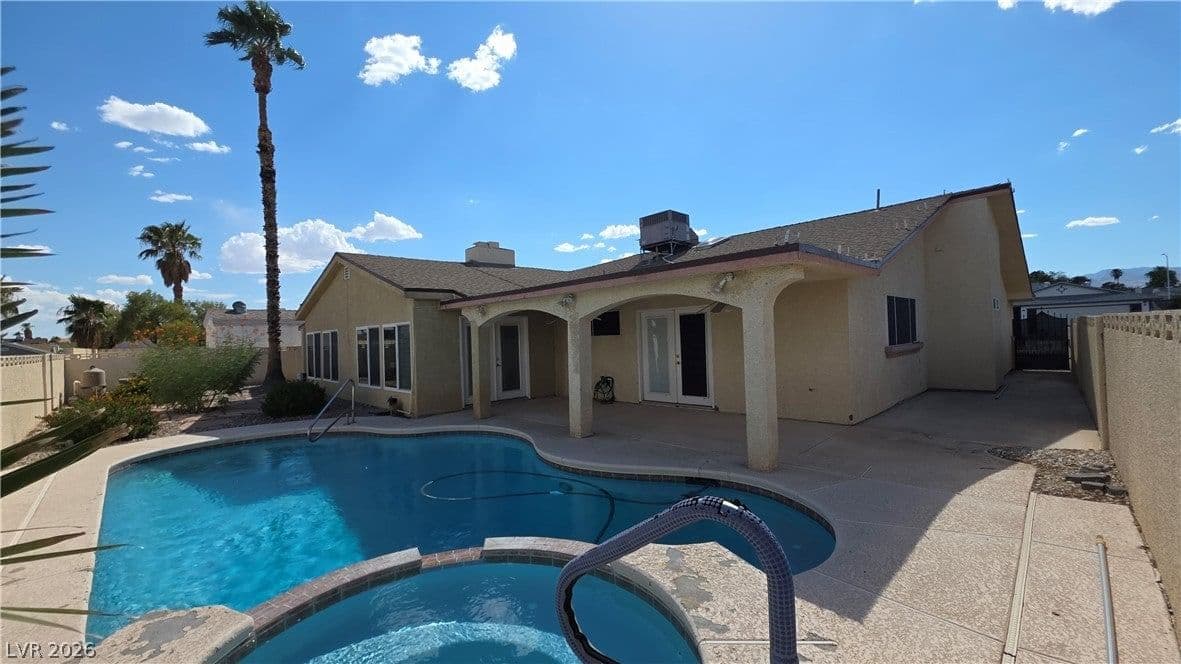 109 Celia Place photo 2