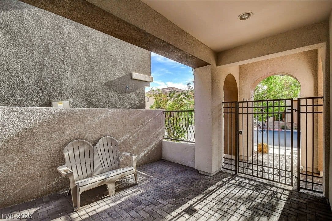 1858 Morro Vista Drive photo 3