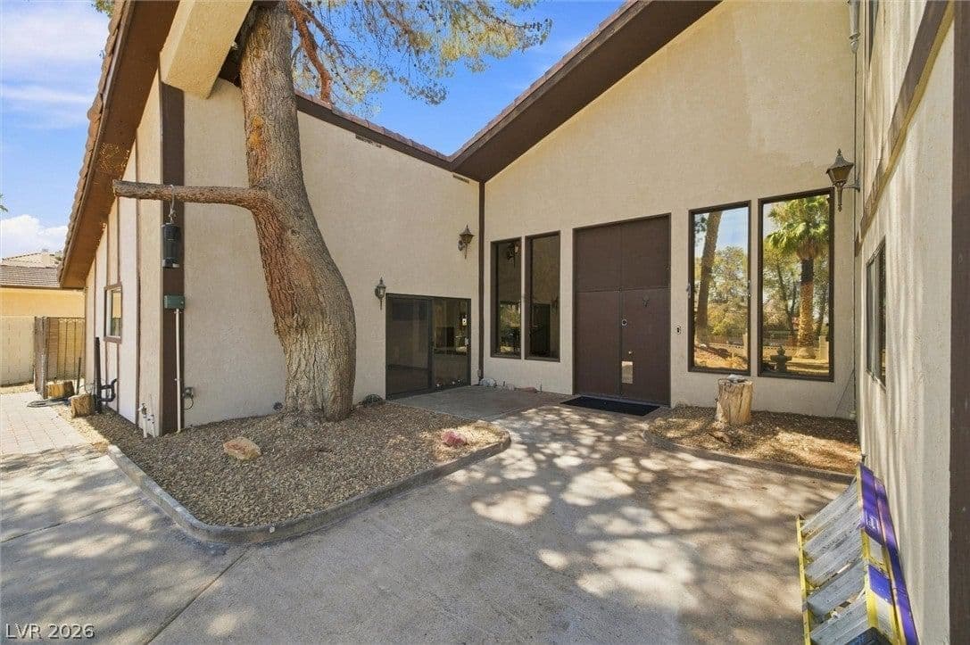3075 Rosanna Street photo 3