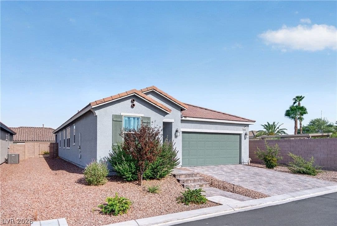 10194 Blue Cereus Street photo 2