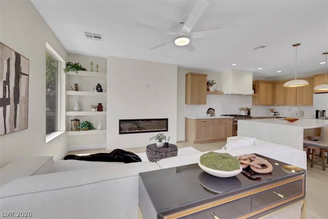 10551 Mandarino Avenue photo 4