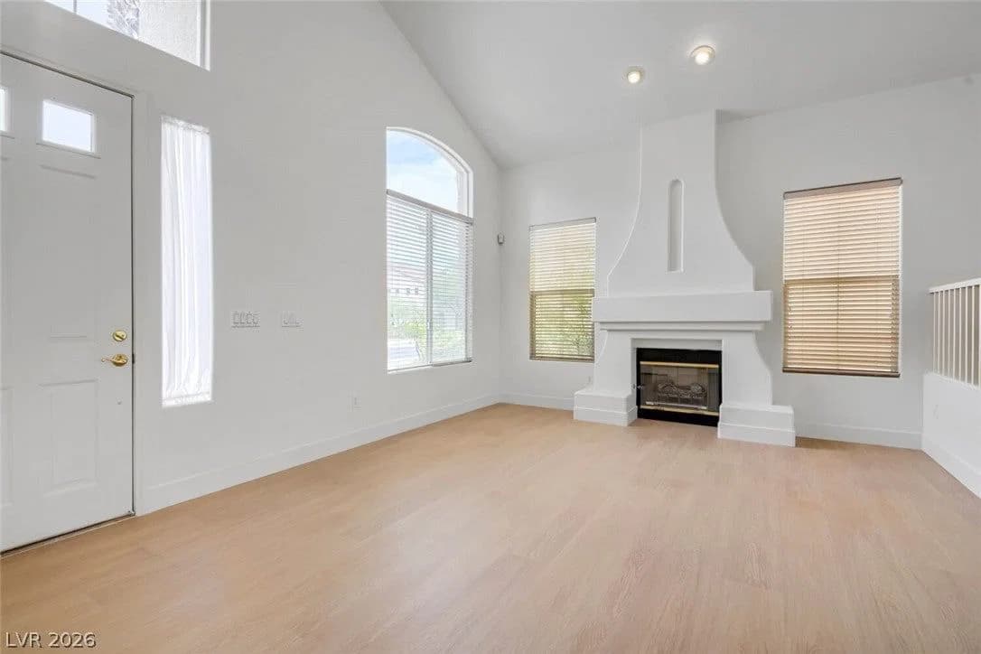 356 Lakewood Garden Drive photo 5