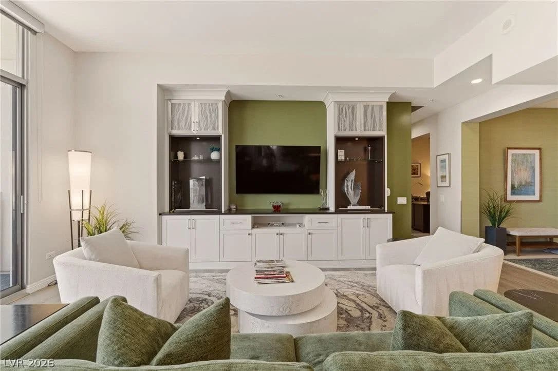 200 Sahara Avenue photo 3