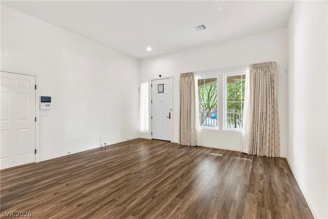 10646 Aphrodite Street photo 4