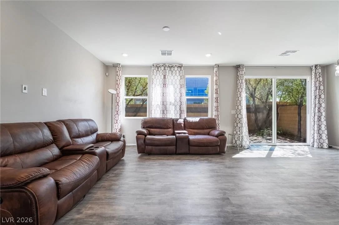 5546 Lushan Street photo 3