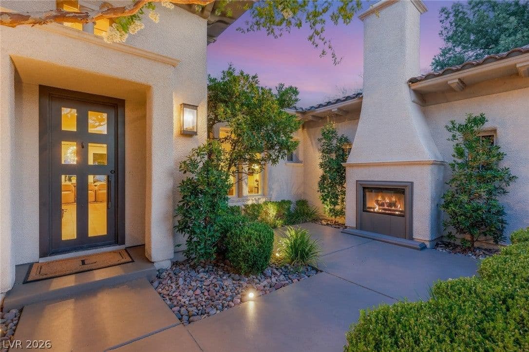 10817 BERINGER Drive photo 3