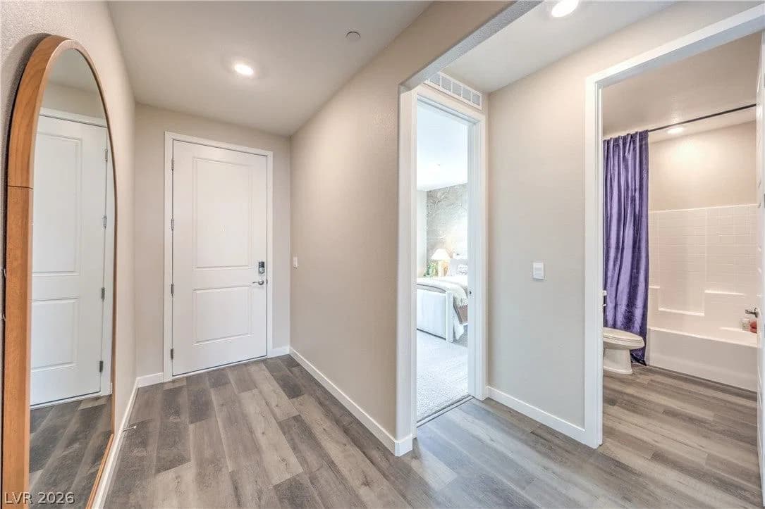 1404 Jorian Bay Drive photo 3