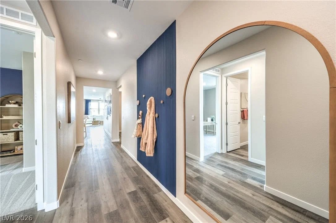 1404 Jorian Bay Drive photo 4