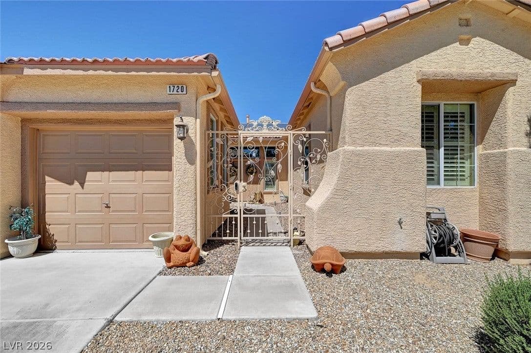1720 Silent Sunset Avenue photo 3