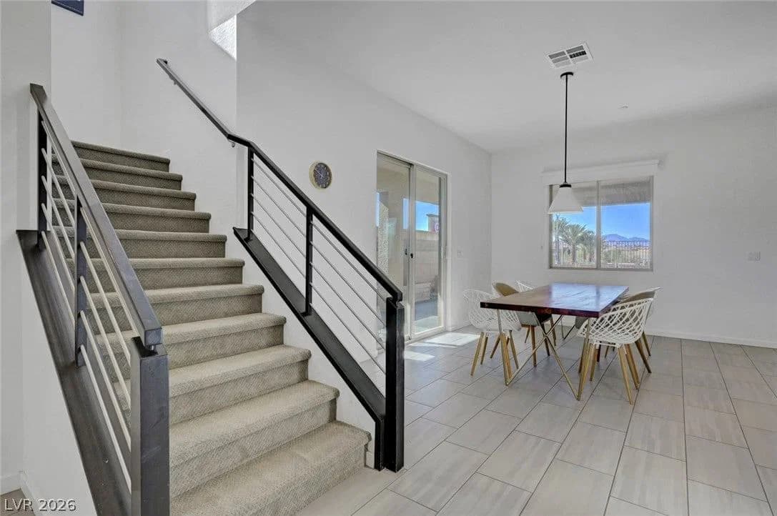 699 Glowing Horizon Street photo 4