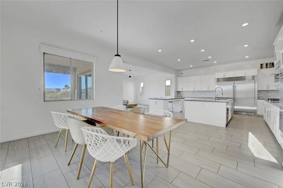 699 Glowing Horizon Street photo 5