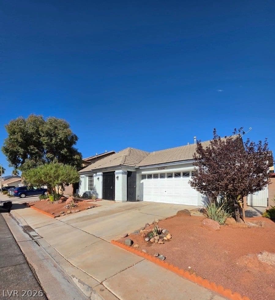 320 New Hope Drive photo 2