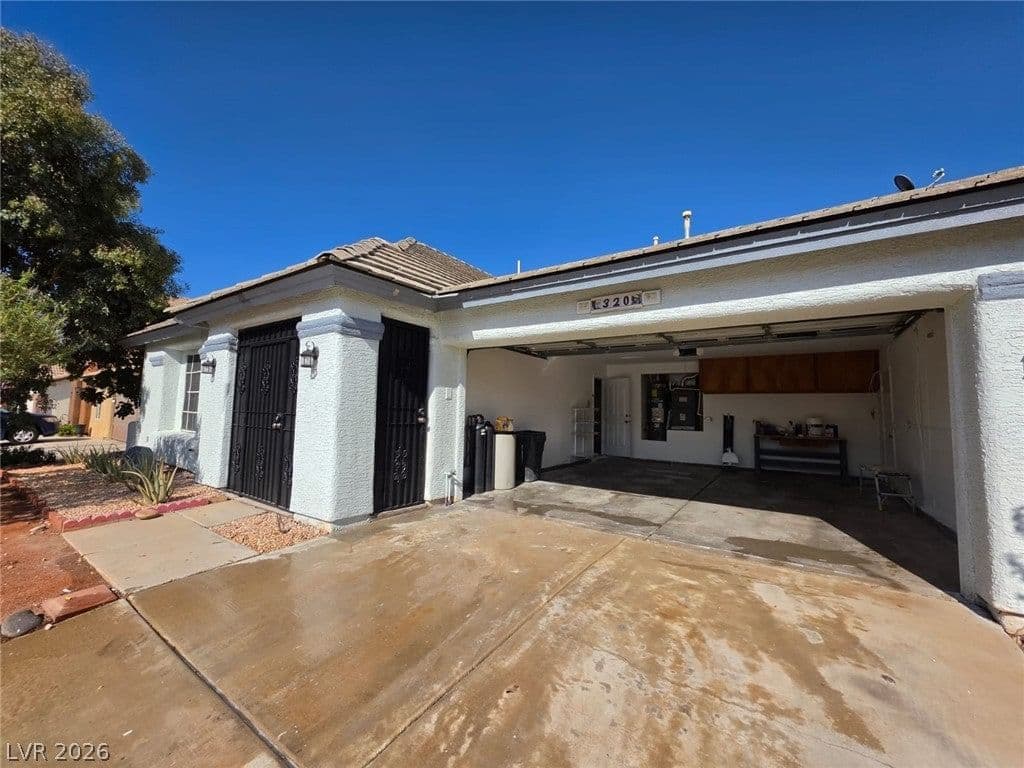 320 New Hope Drive photo 4