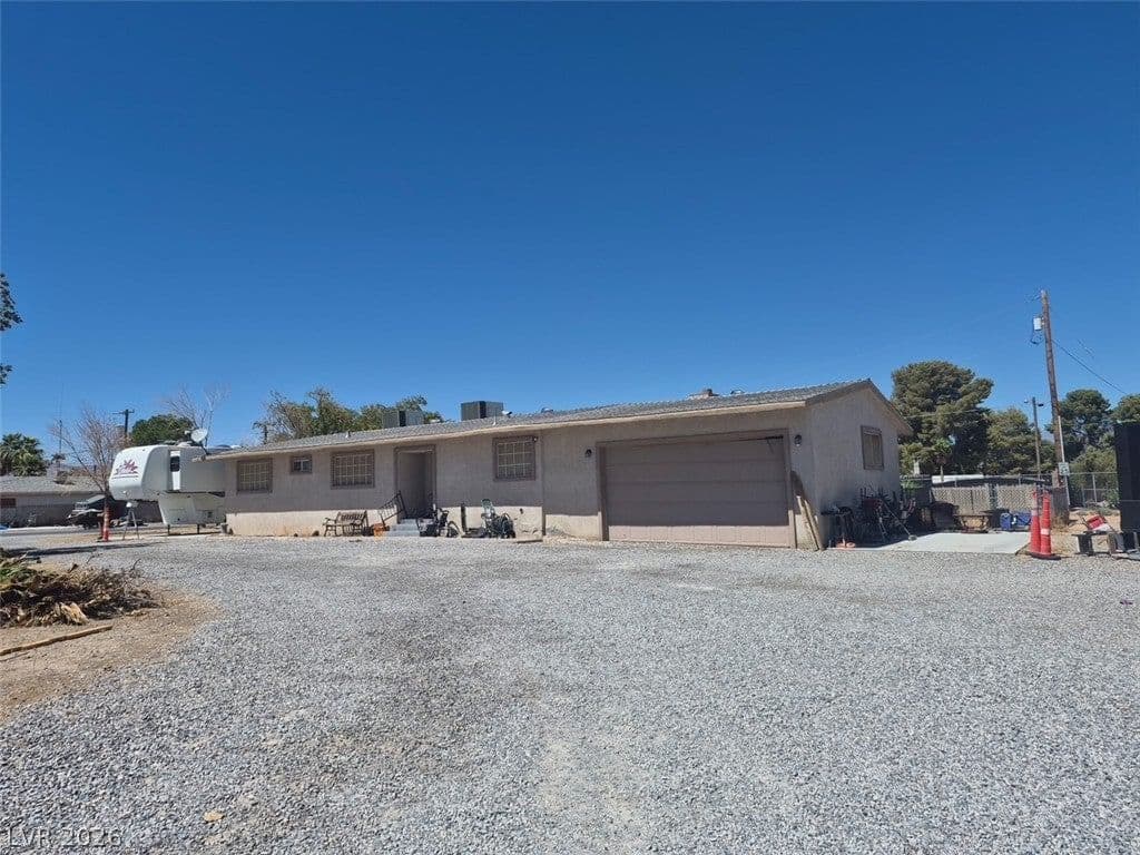 5001 Gilmore Avenue photo 5
