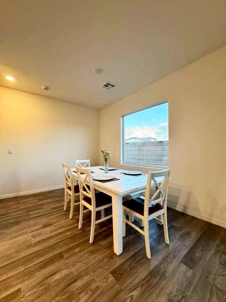 1647 Sandia Rock Avenue photo 5