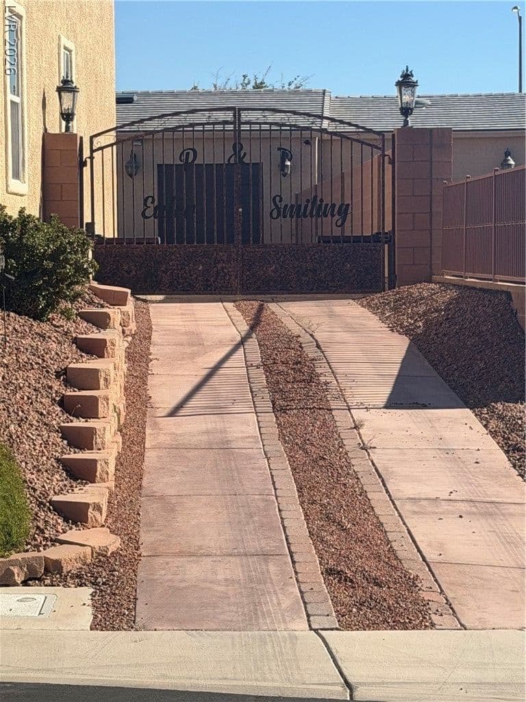 6941 Lazy Sunset Court photo 2