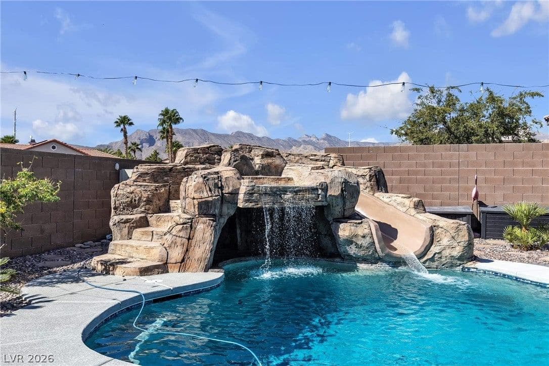 9511 Star Vista Court photo 2
