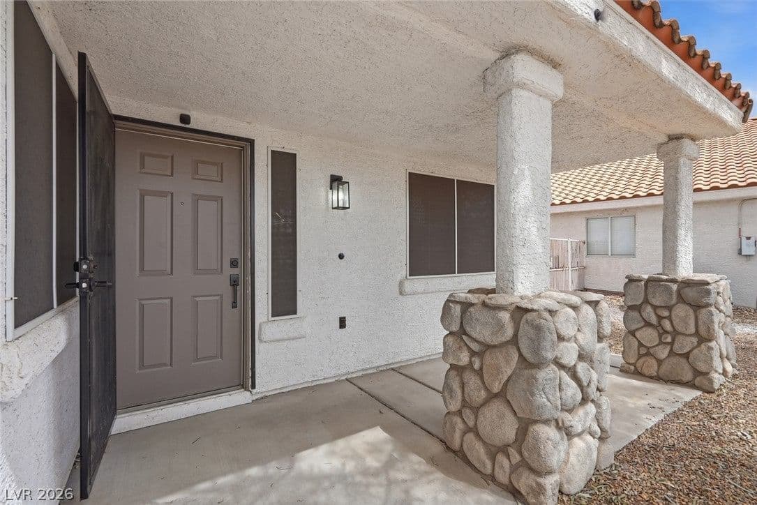 113 Tamarack Drive photo 3